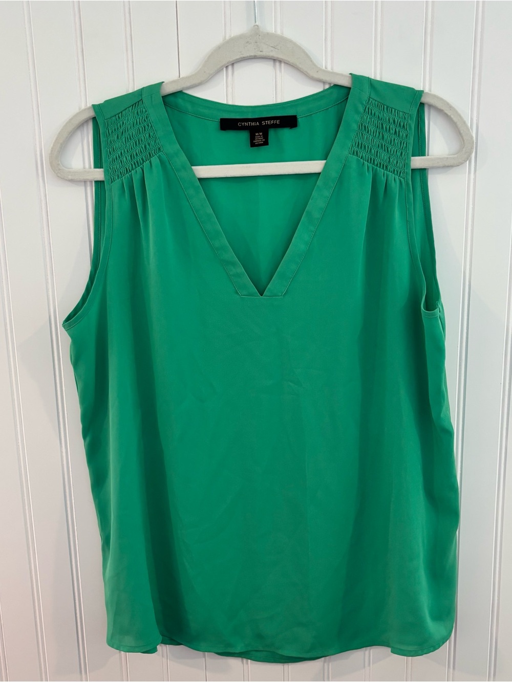 Cynthia Steffe V-Neck Sleeveless Top in Emerald